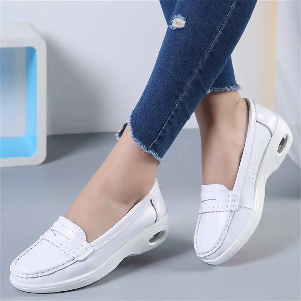 Thick Sole Slipon White Traine - Office Tech Guy reseña y precio